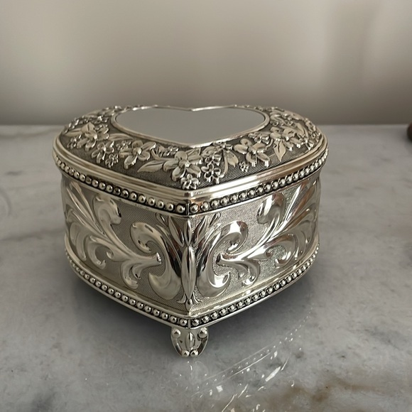 Things Remembered music box engraved Merry Christmas 2019 - Picture 3 of 12